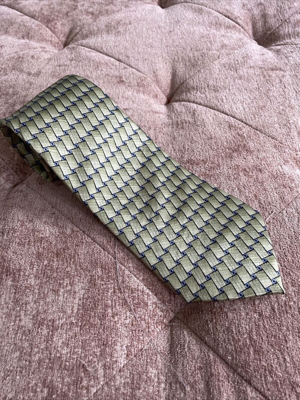 Arrow Neck Tie 100% Silk
